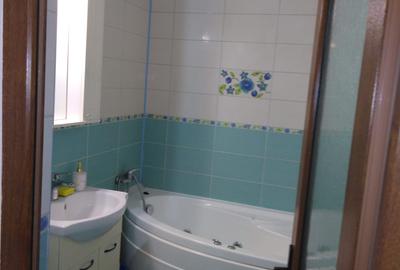 Apartament cu 2 camere semidecomandat în Bucur Obor