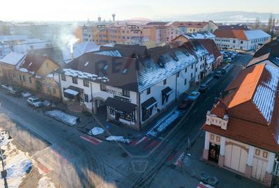 Pensiune cu restaurant și spații comerciale, central Râșnov - 3