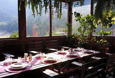 Pensiune in zona de munte-Baia de Fier - 7