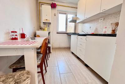 9 MAI - Muzeu, Apartament 2 cam decomandat, etaj 3/4, centrala - 5