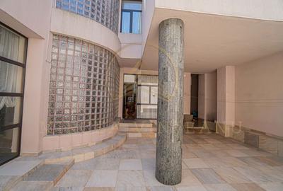 Ultracentral -Cladire impozanta  D+P+2E. - 44