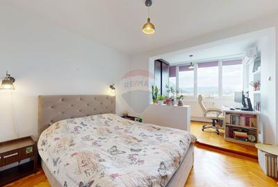 3 Camere Luminos | Vedere Deschisă către Tâmpa | Zonă Premium Scriitor - 1