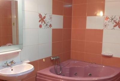 De vanzare Apartament 3 camere in Vila, Aparatorii Patriei, sector 4 - 6