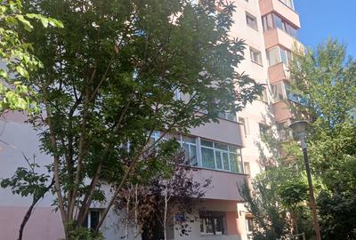 Apartament cu 3 camere decomandat în Pantelimon