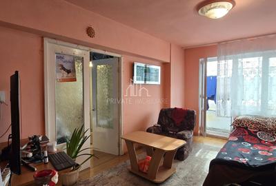 Apartament cu 3 camere semidecomandat, mobilat în Est