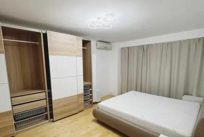 Apartament cu 3 camere decomandat în P-ța Unirii