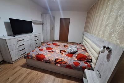Închiriez apartament spatios cu 2 camere,parter,zona Calea Moldovei,parcare incl - 1