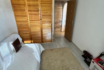 Apartament 3 camere semidecomandat-zona Inel 2 - 10