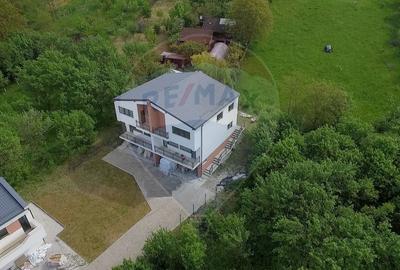 Duplex, 160mp, garaj, complex privat, toate utilitatile, asfalt, com 0 - 4