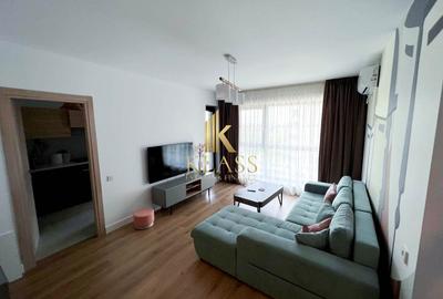 Apartament cu 3 camere semidecomandat, mobilat în Pipera