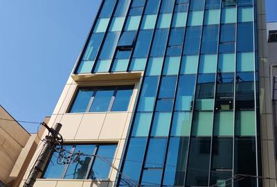 Birou, de 800 mp, în Beller