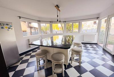 Casă individuală cu 5 camere în Central