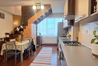 Apartament cu pod amenajat, complet mobilat, pe Strada Florilor - 1