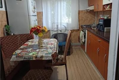 SOARELUI - PARTER INALT - 3 CAMERE - 2 BAI - CENTRALA PROPRIE - BALCON - 1