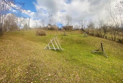 Teren in sat, cu fundație casa P+1, vedere largă, lângă rău - 8