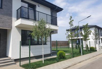 Casă individuală cu 4 camere în Central