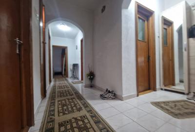 Inel II - 3 Camere decomandate confort 0, etaj 1/4, centrala gaze - 125.000euro - 4