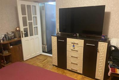 Apartament 2 camerec , zona centrala 2 Stejari , et 2 4, decomandat , centrala t - 10