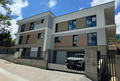 De vânzare - Duplex cu 4 camere semifinisat - Tăuți - 160 mp util - Florești - 2