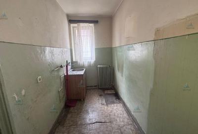 Apartament 3 camere de vânzare – zona centrală/parter - 5