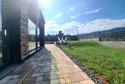 Casa cu piscina interioara si priveliste catre Cetatea Cisnadioarei - 13