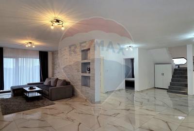 Casă cu 5 camere în Șag