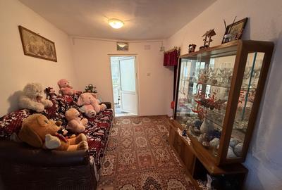 Casa demolabila  și teren 800mp cu toate utilitățile deschidere 26,5mp - 10