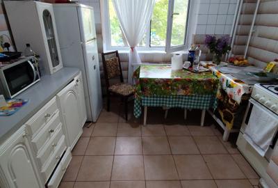 APARTAMENT 2 CAMERE-RAHOVA-MISCA PETRE-SEMIDECOMANDAT-ETAJ 1/8 - 4