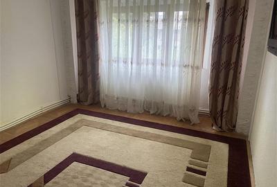 Apartament cu 3 camere decomandat, mobilat în Gară