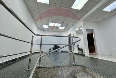 Spațiu comercial, de 96 mp, în Central