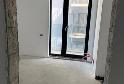 Vând apartament spațios cu 3 camere, situat în stațiunea Mamaia - 2