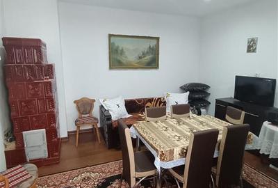 Casa Chercea, doua corpuri cladire, 3 camere, suprafata 256 mp - 2