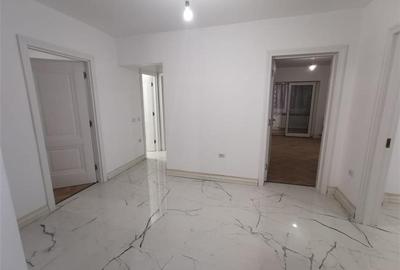 Apartament 4 camere! Aproape de Universitate!