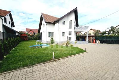 Casă individuală cu 4 camere în Cetate