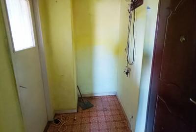 2 semidecomandate, zona Pompieri - 2