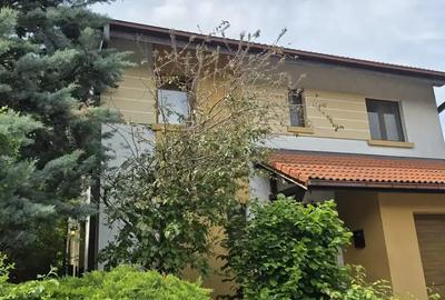 Casă cu 5 camere în Corbeanca