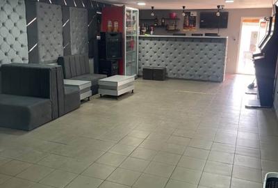 Se vând 3 spații comerciale funcționale + casă la roșu + teren - 6