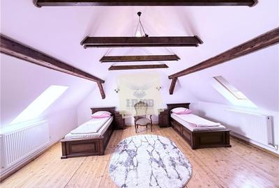Casa ultracentrala complet renovata 6 camere 3 bai Cisnadioara - 27