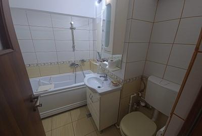 Tomis II apartament 2 camere decomandat gol centrala gaze - 9