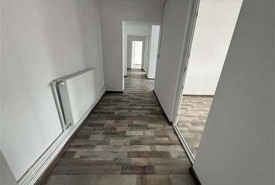 Adjud - spatiu comercial renovat complet - 10