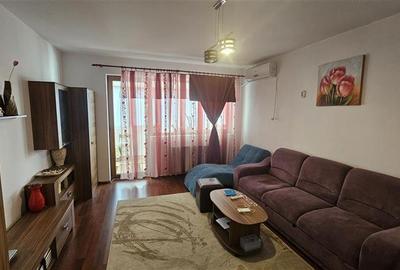 Apartament cu 3 camere decomandat, mobilat în Central