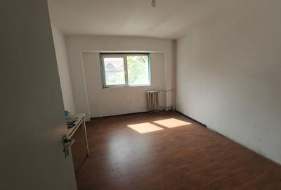 Lacul Tei stradal, vis-a-vis Parcul Circului, 2 balcoane, 75mp, - 7