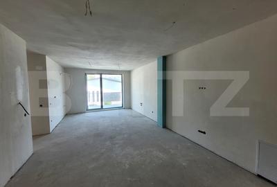 Apartament cu 3 camere semidecomandat în Între Lacuri