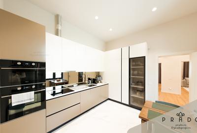 Casă contemporană, complet renovată, cu două corpuri și curte - Centru - 3
