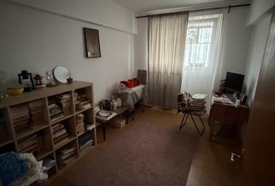 Apartament 3 camere decomandat etaj 2 zona Drumul Taberei - 1