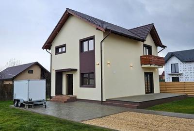 Casă individuală cu 4 camere în Tărlungeni