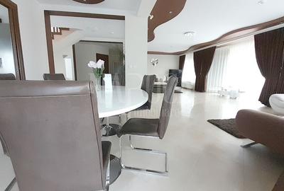 Casa 6 camere de vanzare in Beverly Hills, Sanmartin - 2