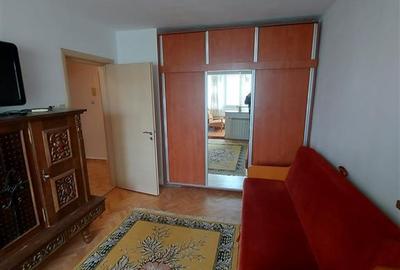 Apartament cu 2 camere decomandat în Berceni