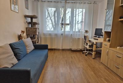 Apartament . decomandat 4 camere, cu  centrala, 2 locuri parcare - 3