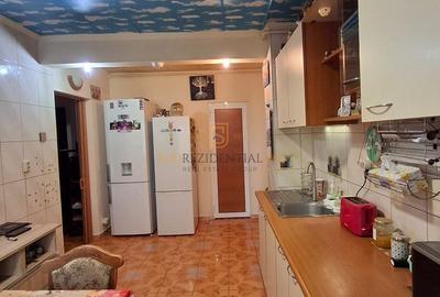 Apartament 4 camere, etaj 4/10, stradal Sos.Berceni, Sector 4 - 12